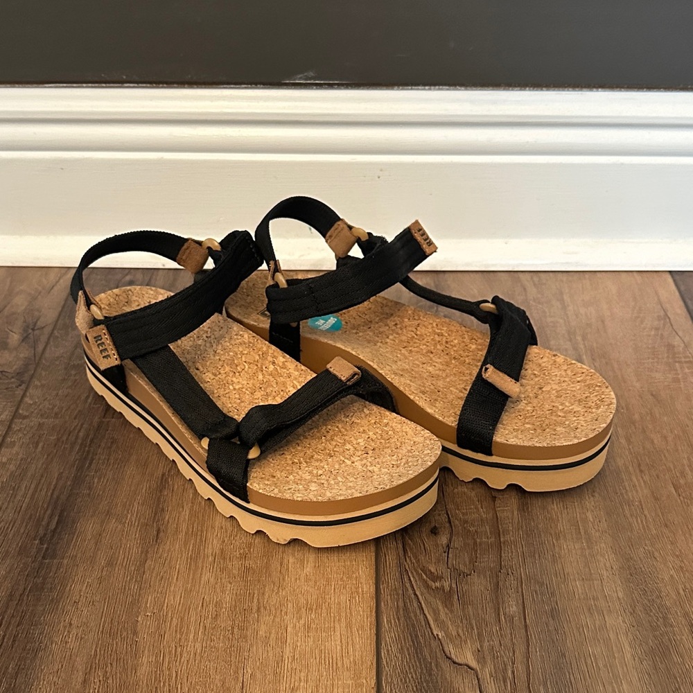 Reef Cushion REM Hi Sandals Black and Tan